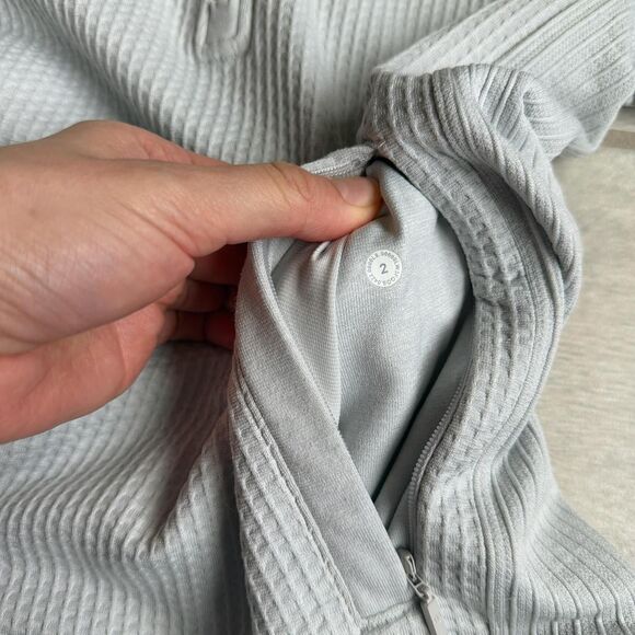 Lululemon Engineered Warmth Half Zip - Size 2 - Picture 4 of 7